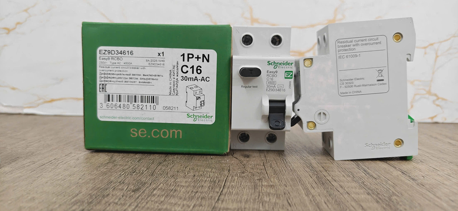 Hình ảnh thực tế Easy9 RCBO EZ9D34616 Schneider