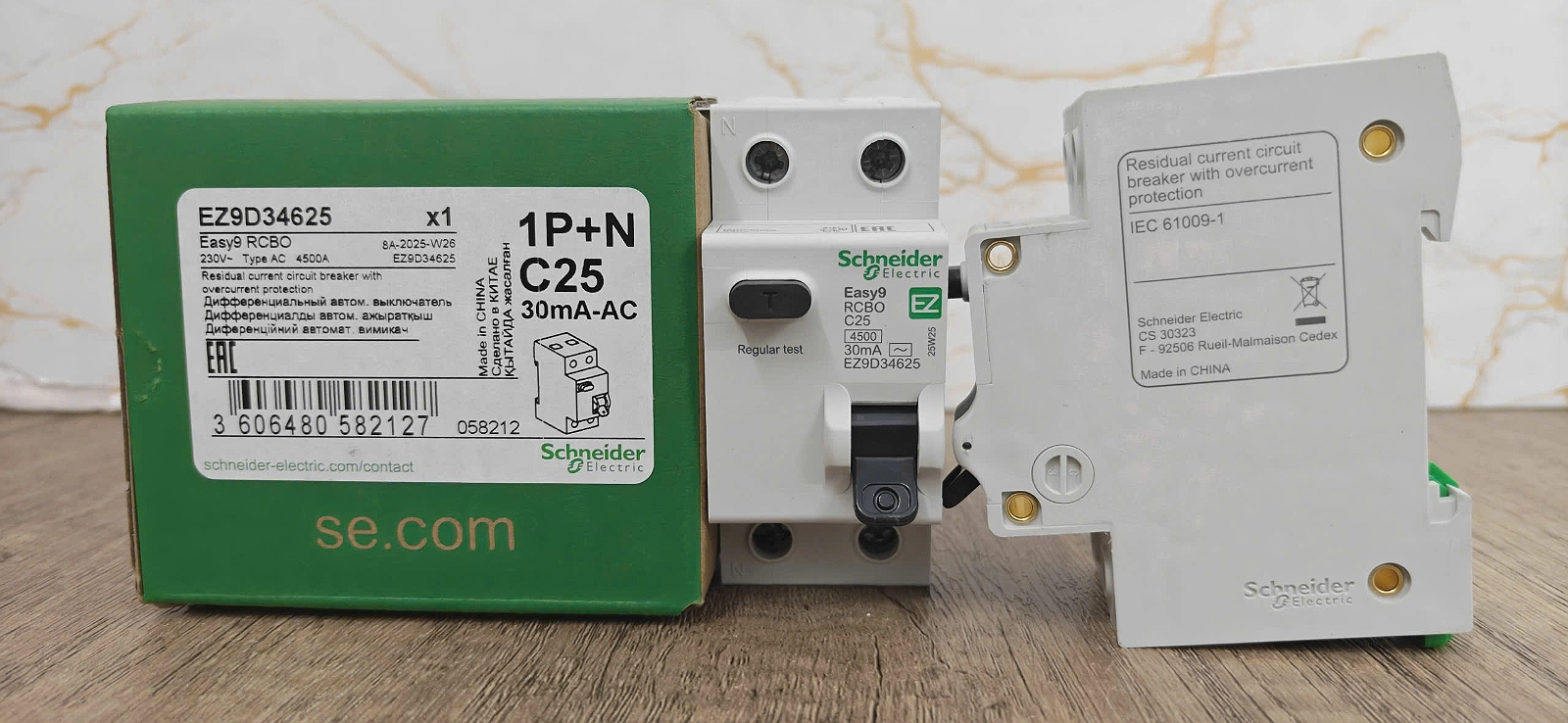 Hình ảnh thực tế Easy9 RCBO EZ9D34625 Schneider