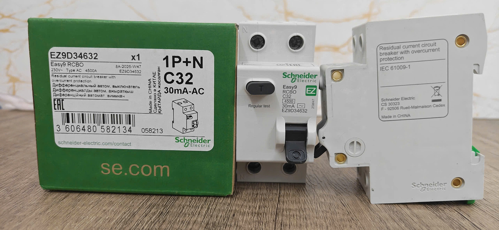 Hình ảnh thực tế Easy9 RCBO EZ9D34632 Schneider