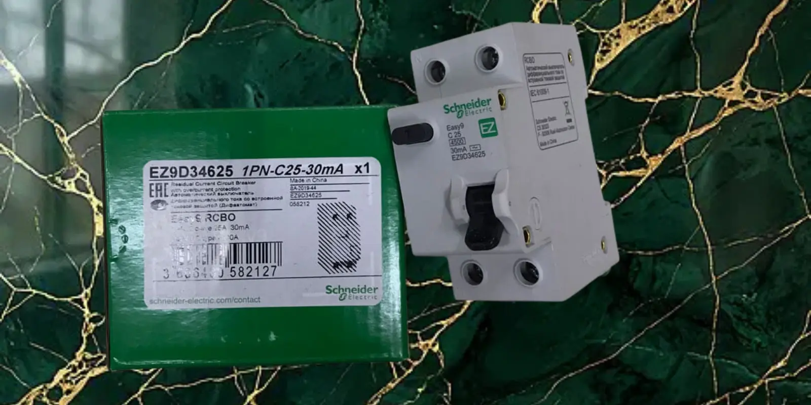 EZ9D34610 | Chống giật RCBO Easy9 1P-N 10A 30mA 4.5kA
