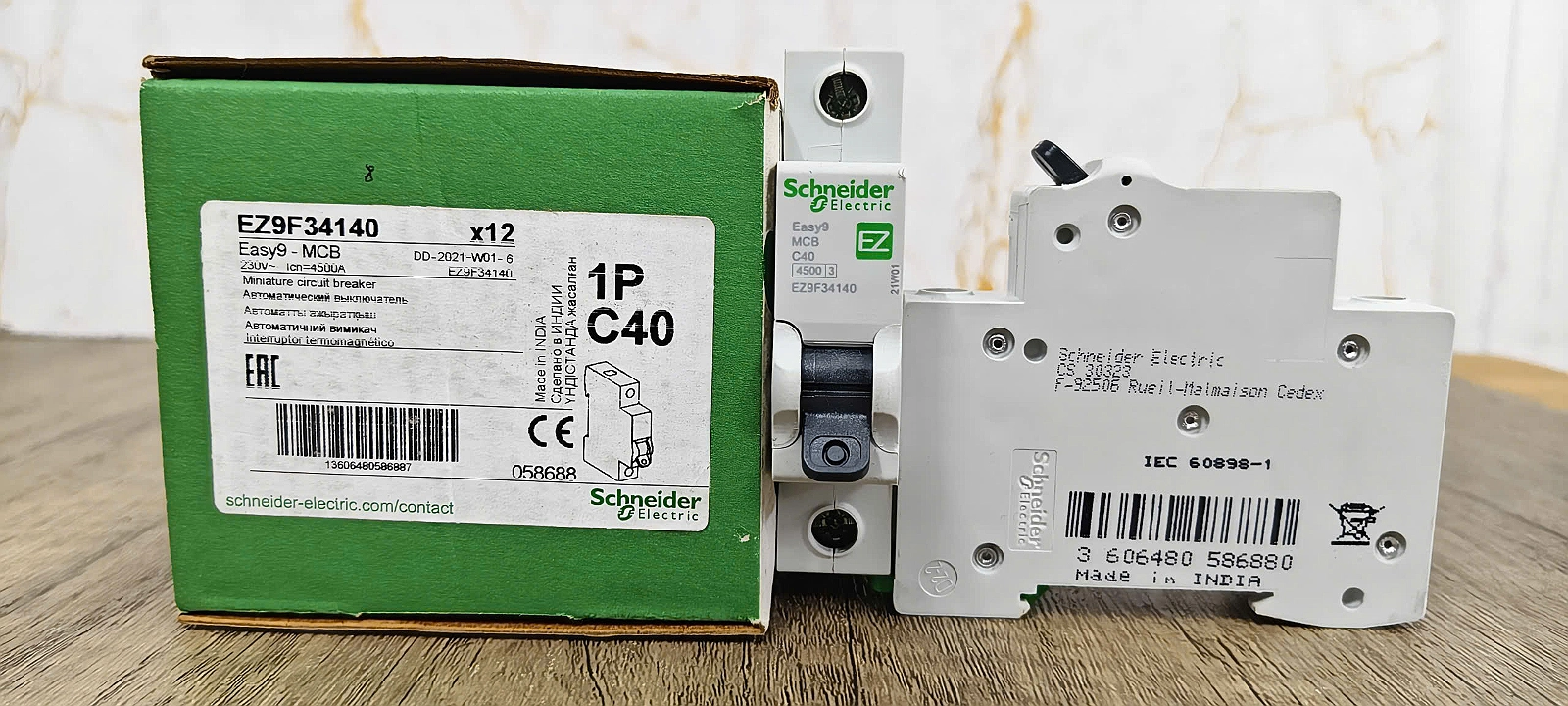 Hình ảnh thực tế Easy9 MCB EZ9F34140 Schneider