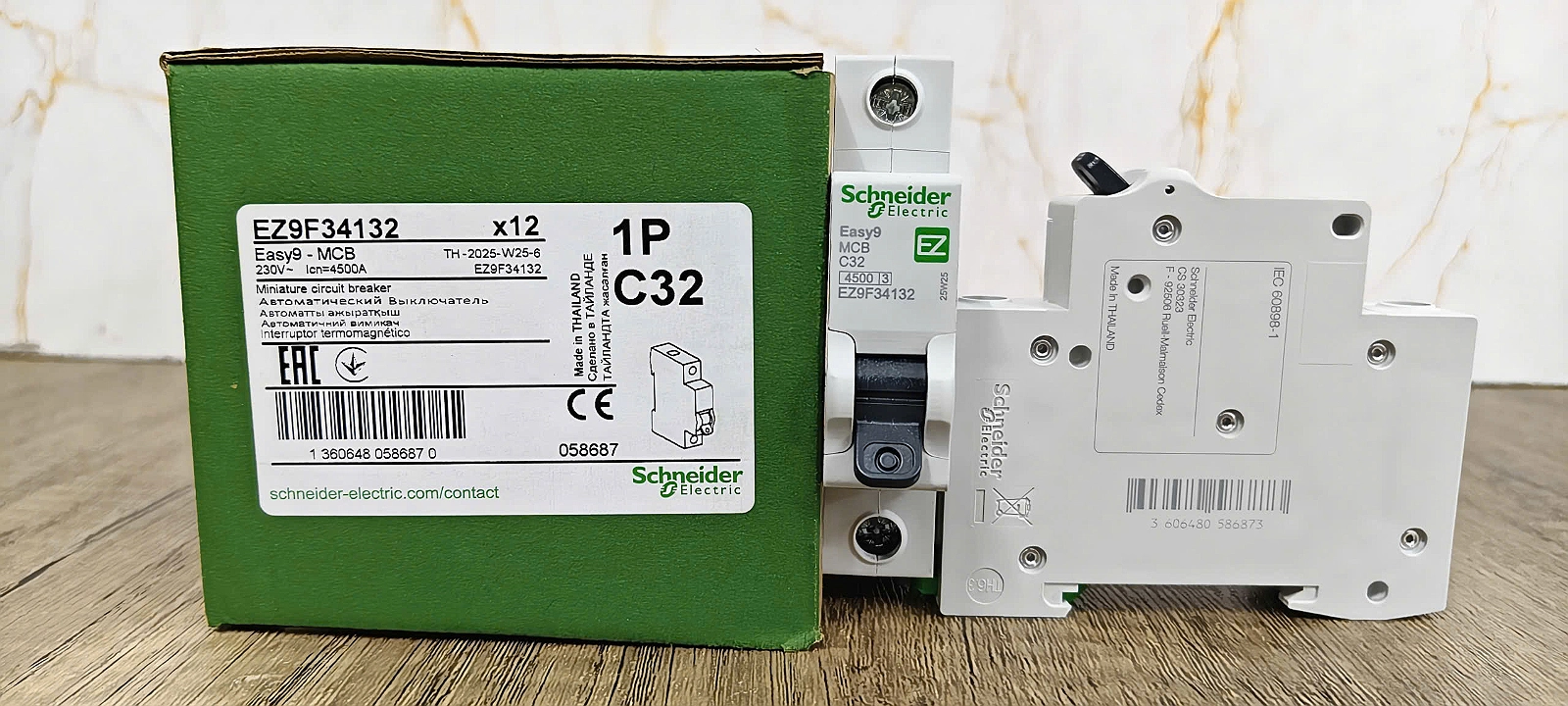 Hình ảnh thực tế Easy9 MCB EZ9F34132 Schneider