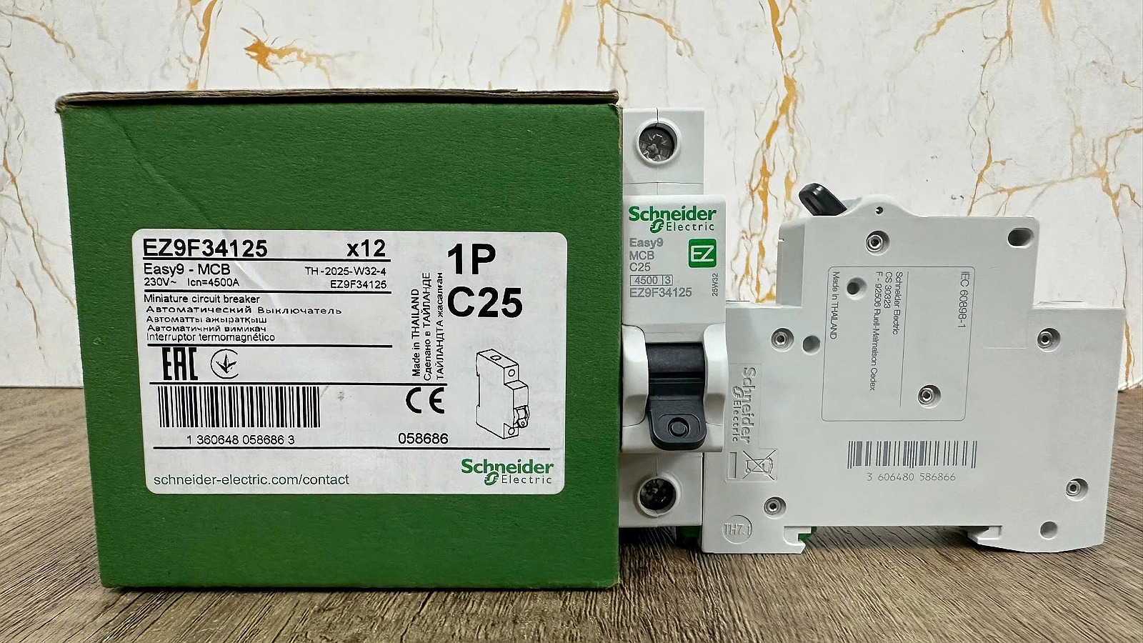 Hình ảnh thực tế Easy9 MCB EZ9F34125 Schneider