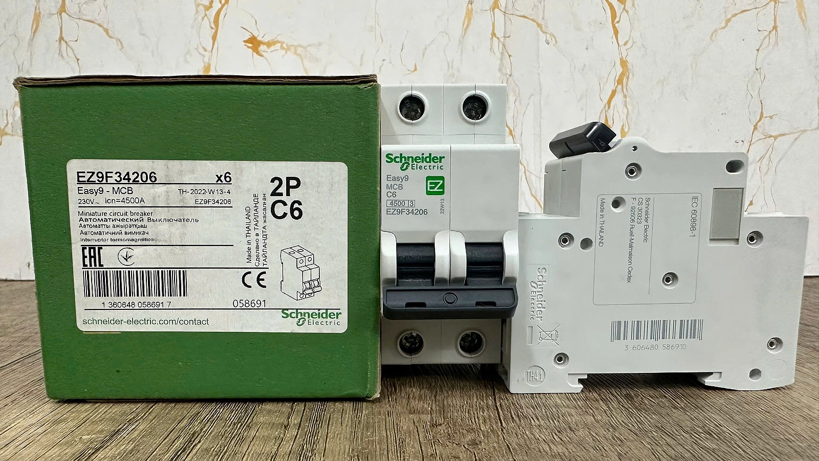Hình ảnh thực tế Easy9 MCB EZ9F34206 Schneider