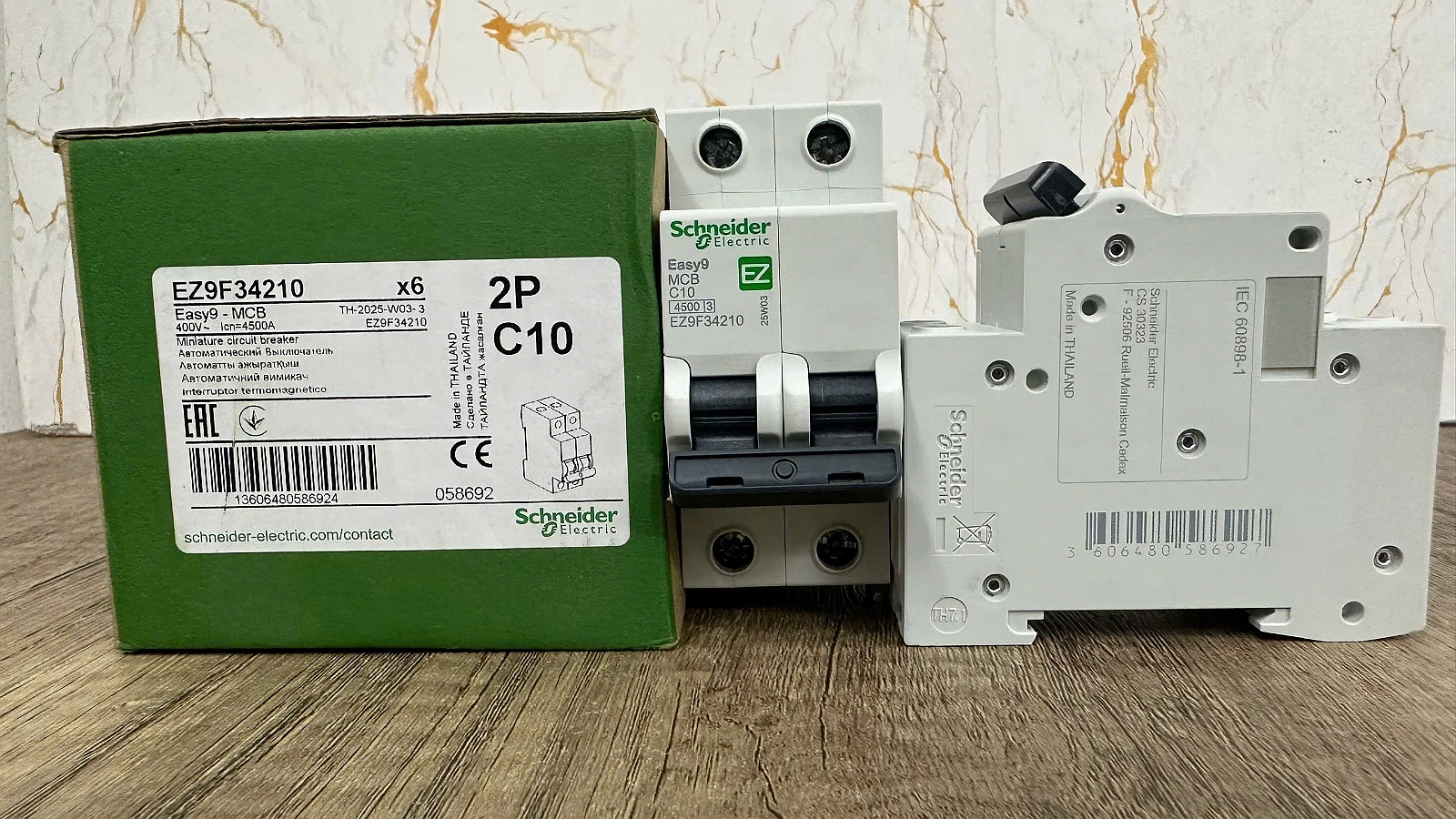 Hình ảnh thực tế Easy9 MCB EZ9F34210 Schneider