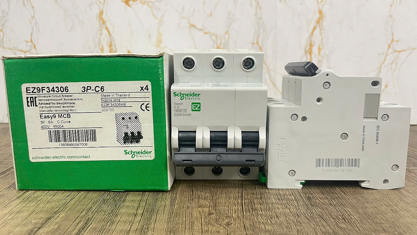 Hình ảnh thực tế Easy9 MCB EZ9F34306 Schneider