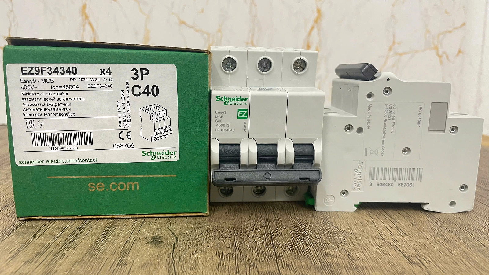 Hình ảnh thực tế Easy9 MCB EZ9F34340 Schneider