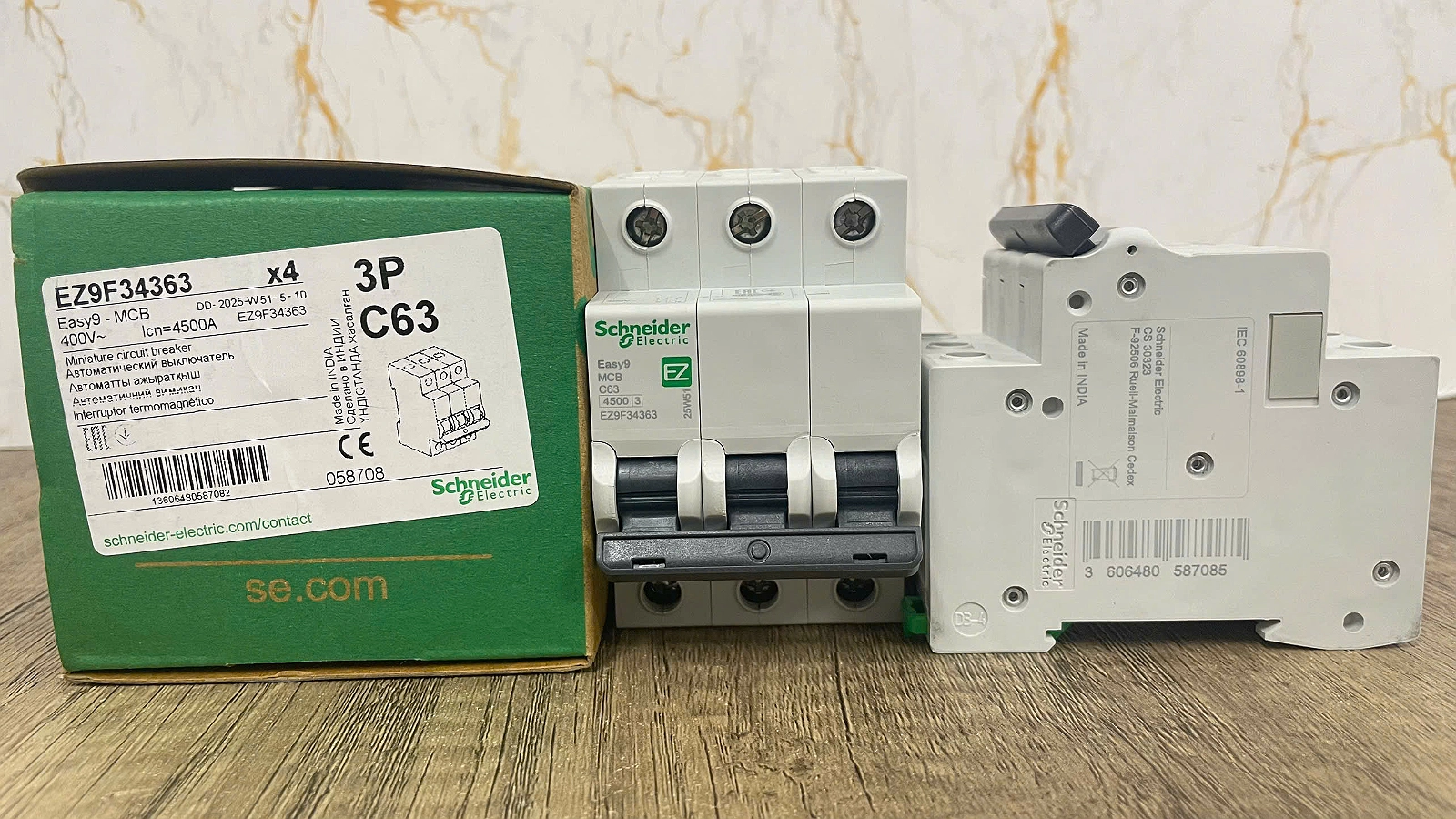 Hình ảnh thực tế Easy9 MCB EZ9F34363 Schneider