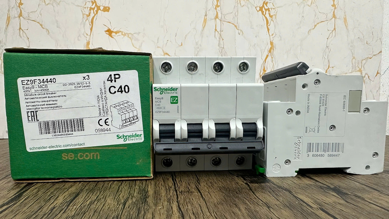 Hình ảnh thực tế Easy9 MCB EZ9F34440 Schneider