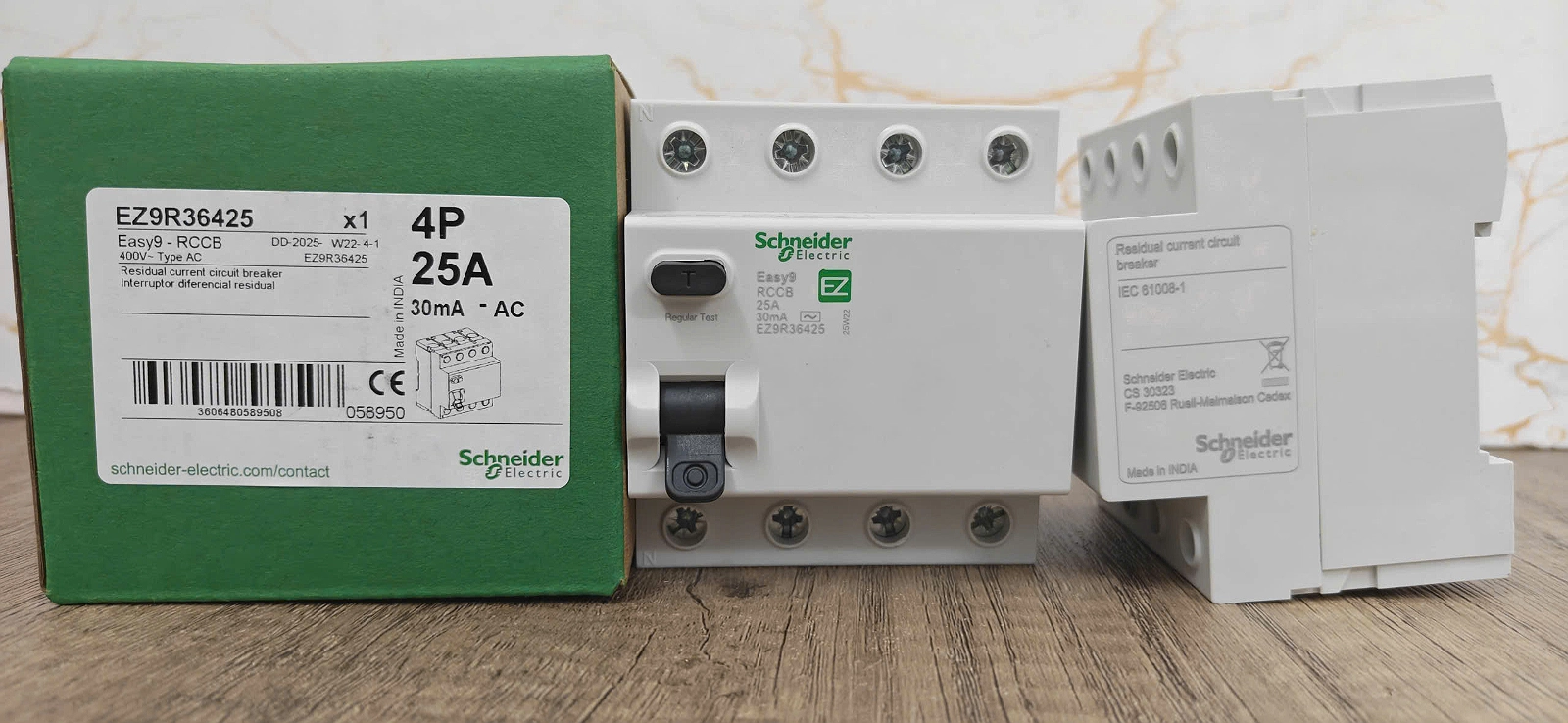 Hình ảnh thực tế Easy9 RCCB EZ9R36425 Schneider