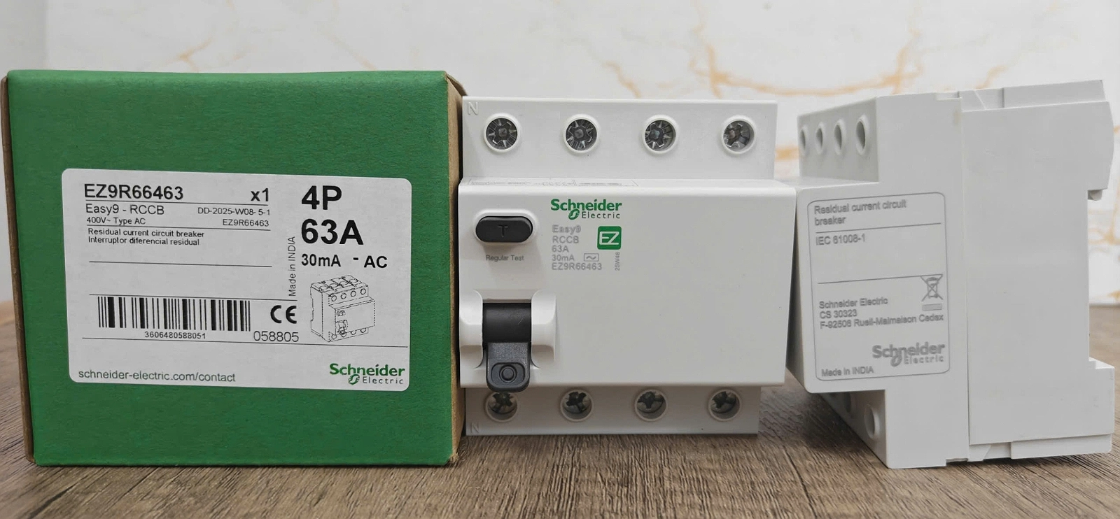 Hình ảnh thực tế Easy9 RCCB EZ9R66463 Schneider