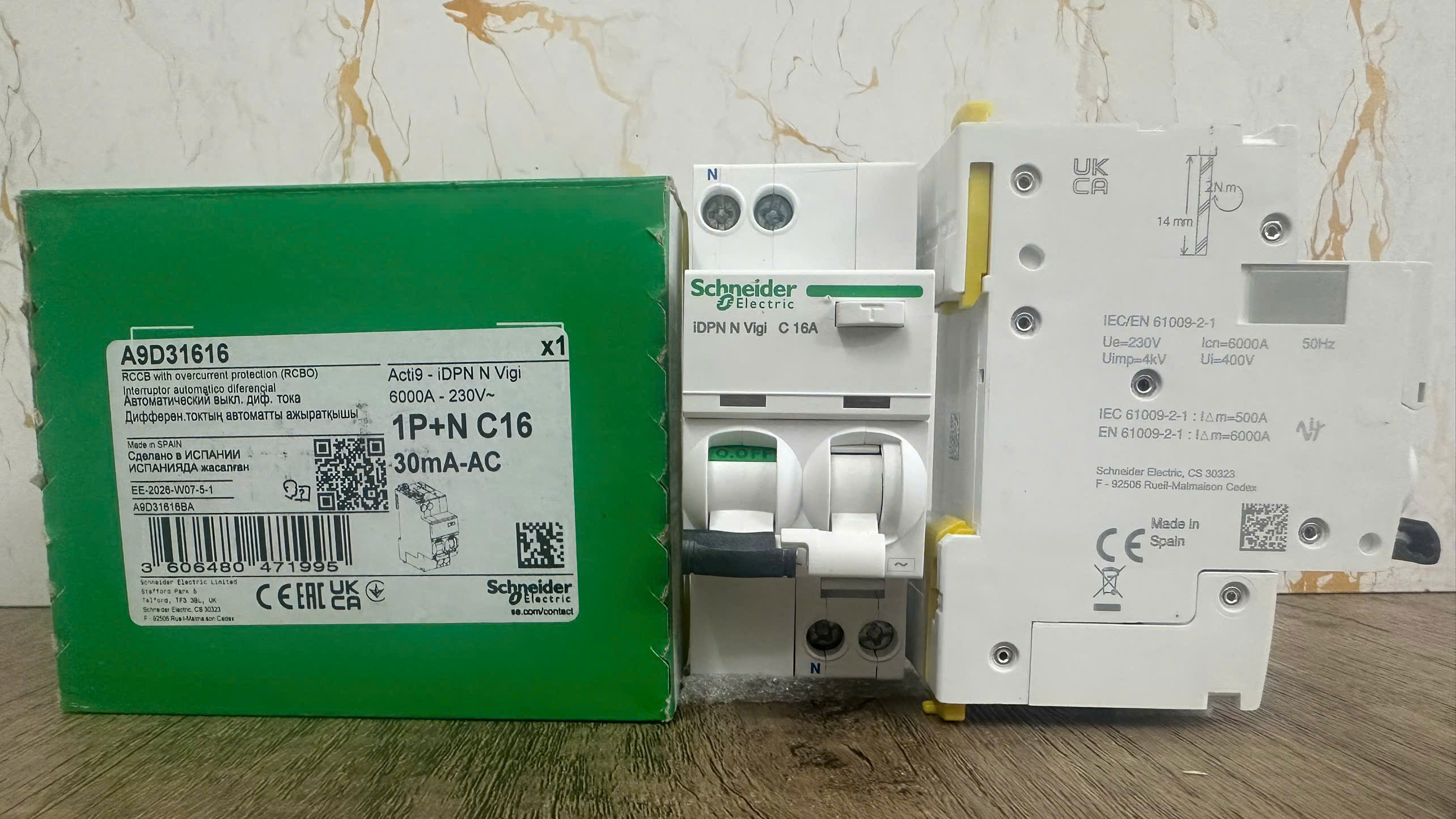 Hình ảnh thực tế Easy9 RCBO Acti9 A9D31616 Schneider