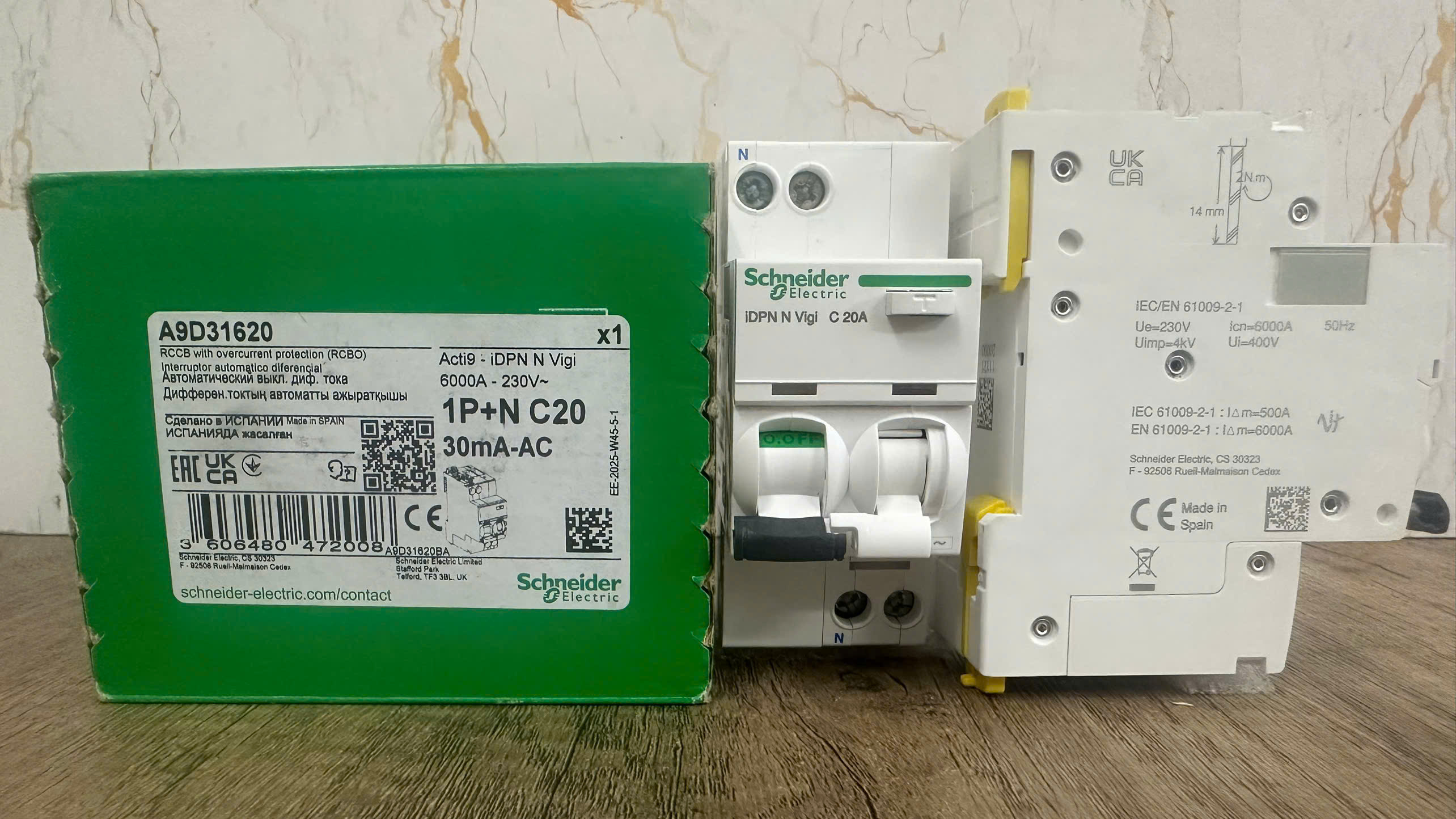 Hình ảnh thực tế Easy9 RCBO Acti9 A9D31620 Schneider