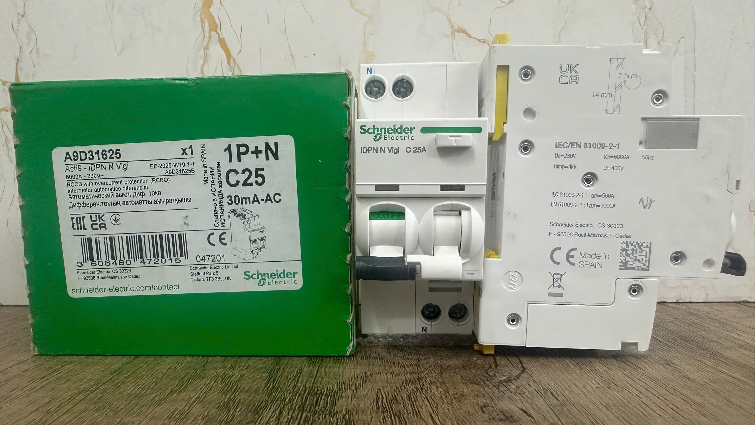 Hình ảnh thực tế Easy9 RCBO Acti9 A9D31625 Schneider