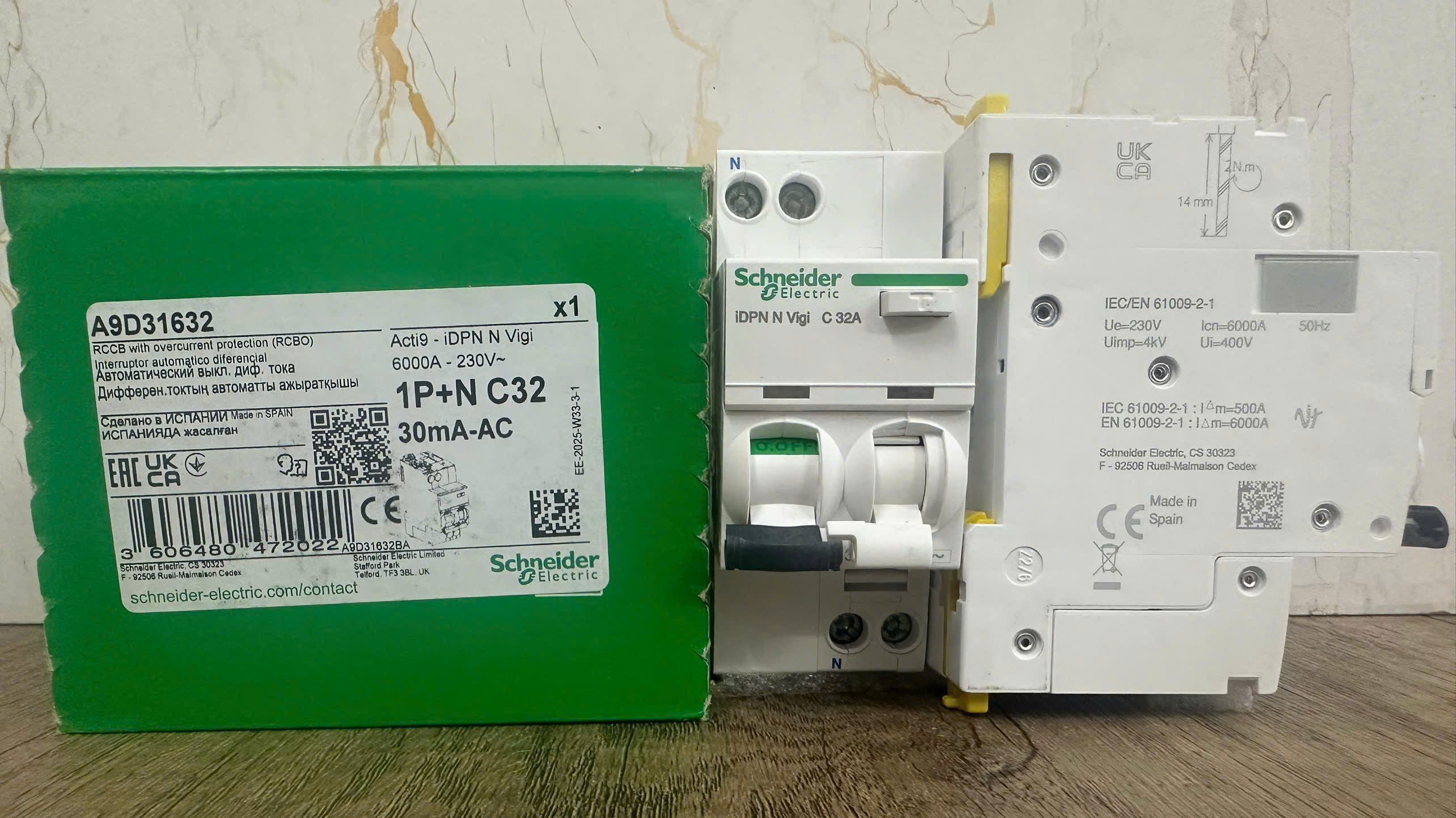 Hình ảnh thực tế Easy9 RCBO Acti9 A9D31632 Schneider