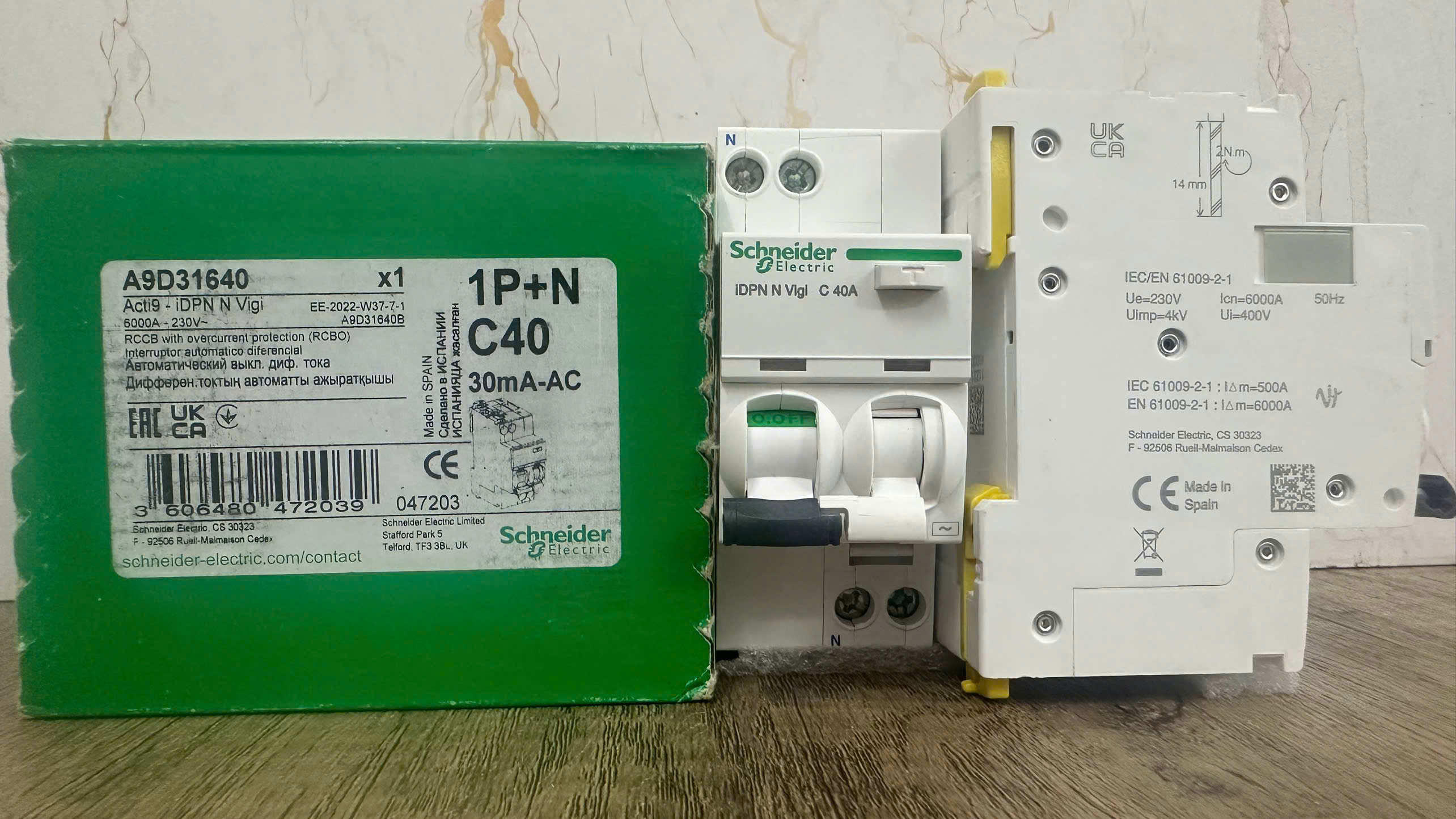 Hình ảnh thực tế Easy9 RCBO Acti9 A9D31640 Schneider