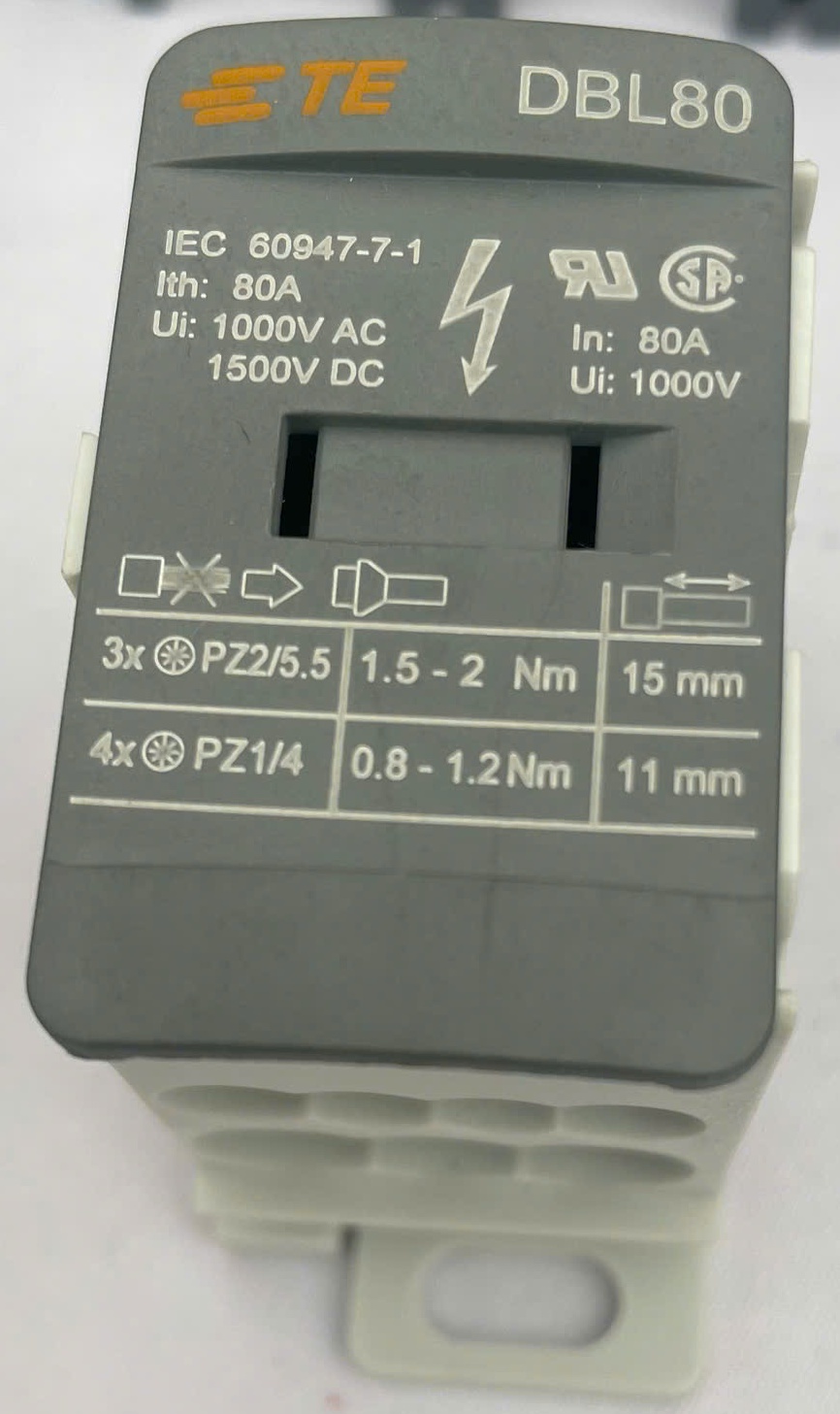 Cầu đấu chia nguồn TE DBL80 (mã đặt hàng: 1SNL308010R0000) do TE Connectivity / Entrelec sản xuất là khối phân phối nguồn điện nhỏ gọn (Power Distribution Block), đóng vai trò thay thế thanh cái (busbar) truyền thống trong tủ điện.